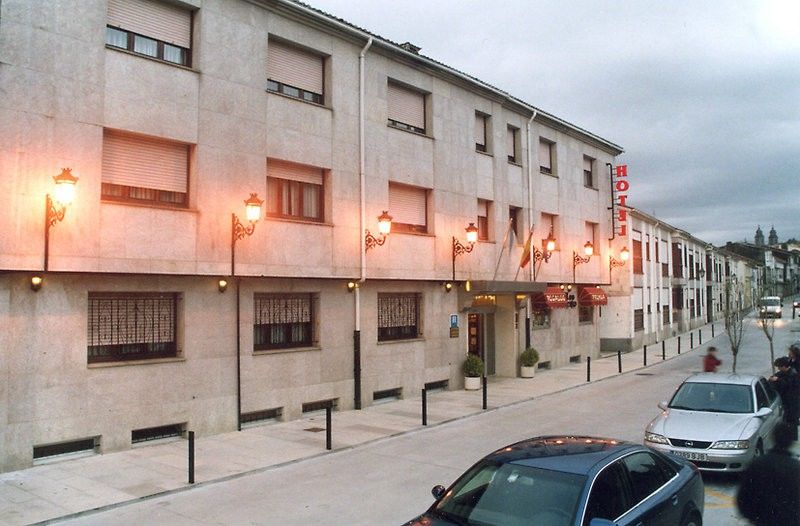 سانتياغو دي كومبوستيلا Hotel San Lorenzo المظهر الخارجي الصورة